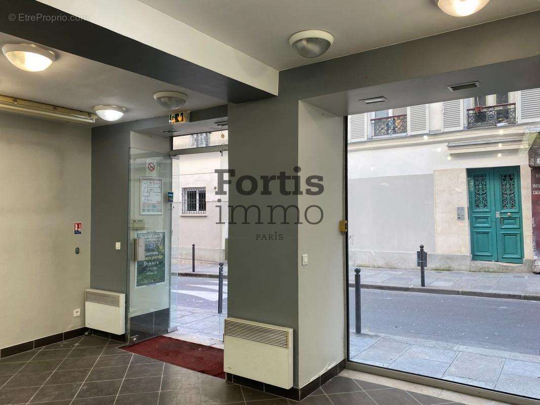 Commerce à PARIS-2E