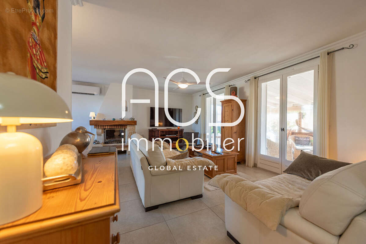 Maison à CHATEAUNEUF-LES-MARTIGUES