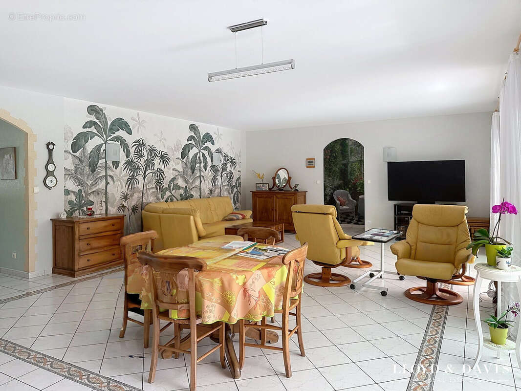 Maison à MESCHERS-SUR-GIRONDE