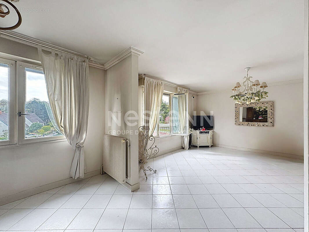 Appartement à GOUVIEUX