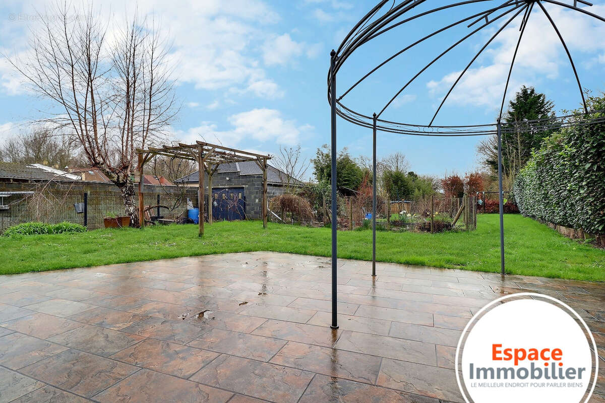 Maison à NEUVILLE-SUR-ESCAUT