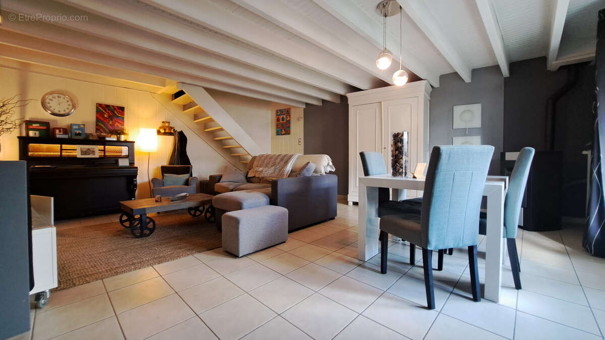 Maison à COURS