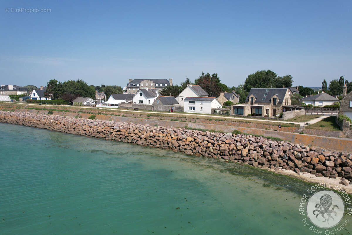 Maison à SAINT-JACUT-DE-LA-MER