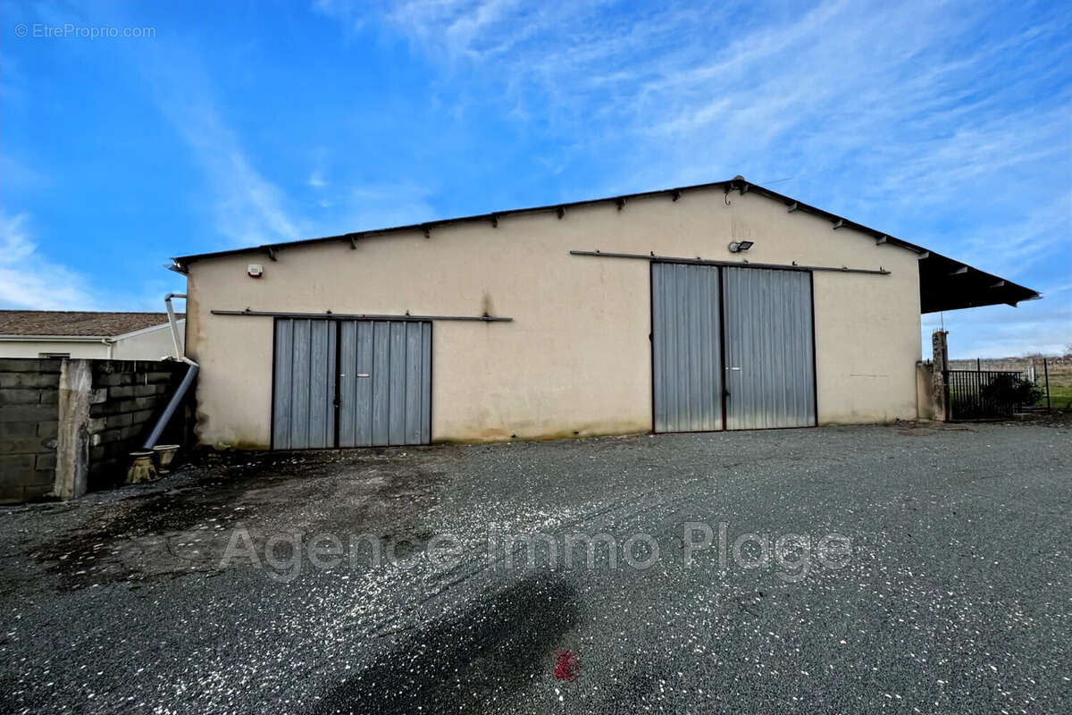 Maison à SAINT-CHRISTOLY-MEDOC