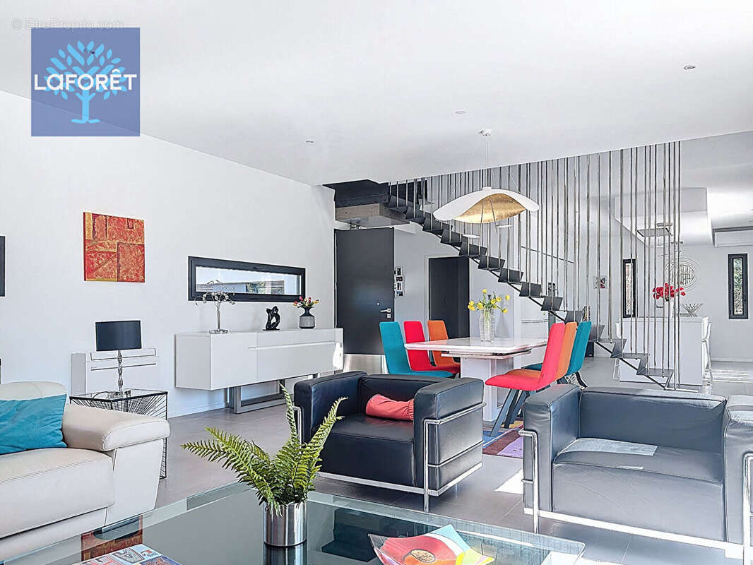 Maison à SAINT-GENIS-LAVAL