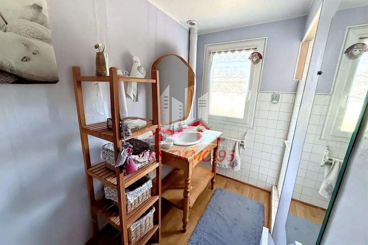 Appartement à SAINT-LEU-D&#039;ESSERENT