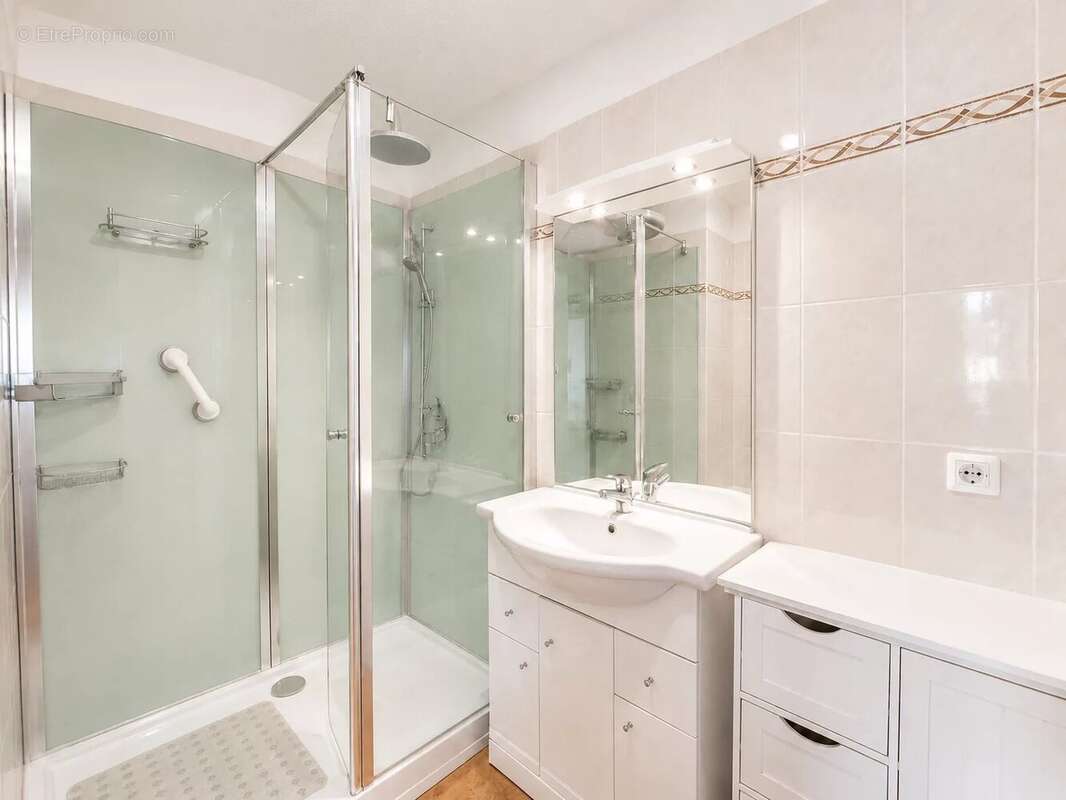 A vendre appartement 3 pièces avec garage à Grasse - photo 5