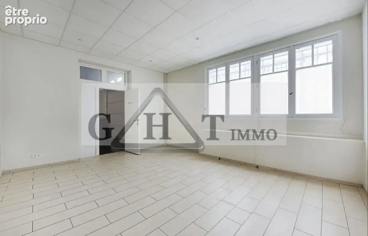 Local d'activités 560m2 à louer Montreuil - photo 3