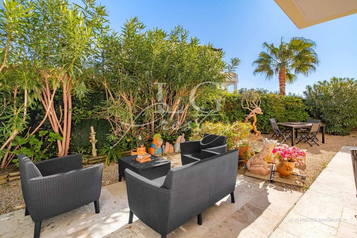 Appartement à MANDELIEU-LA-NAPOULE