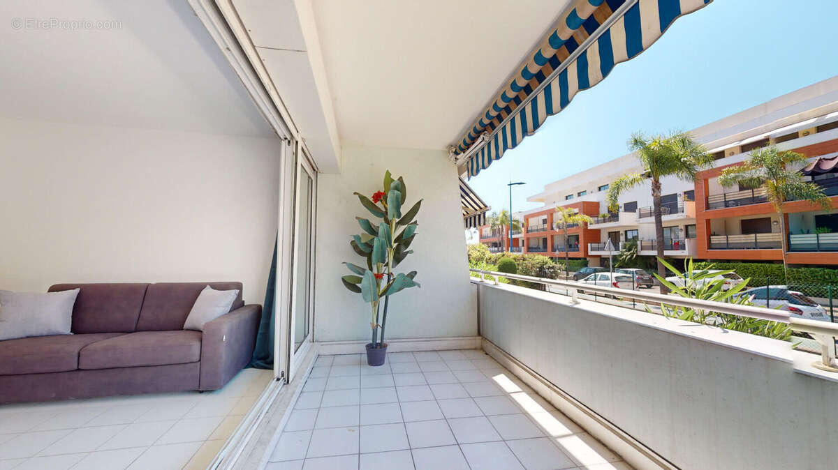 Appartement à VILLENEUVE-LOUBET