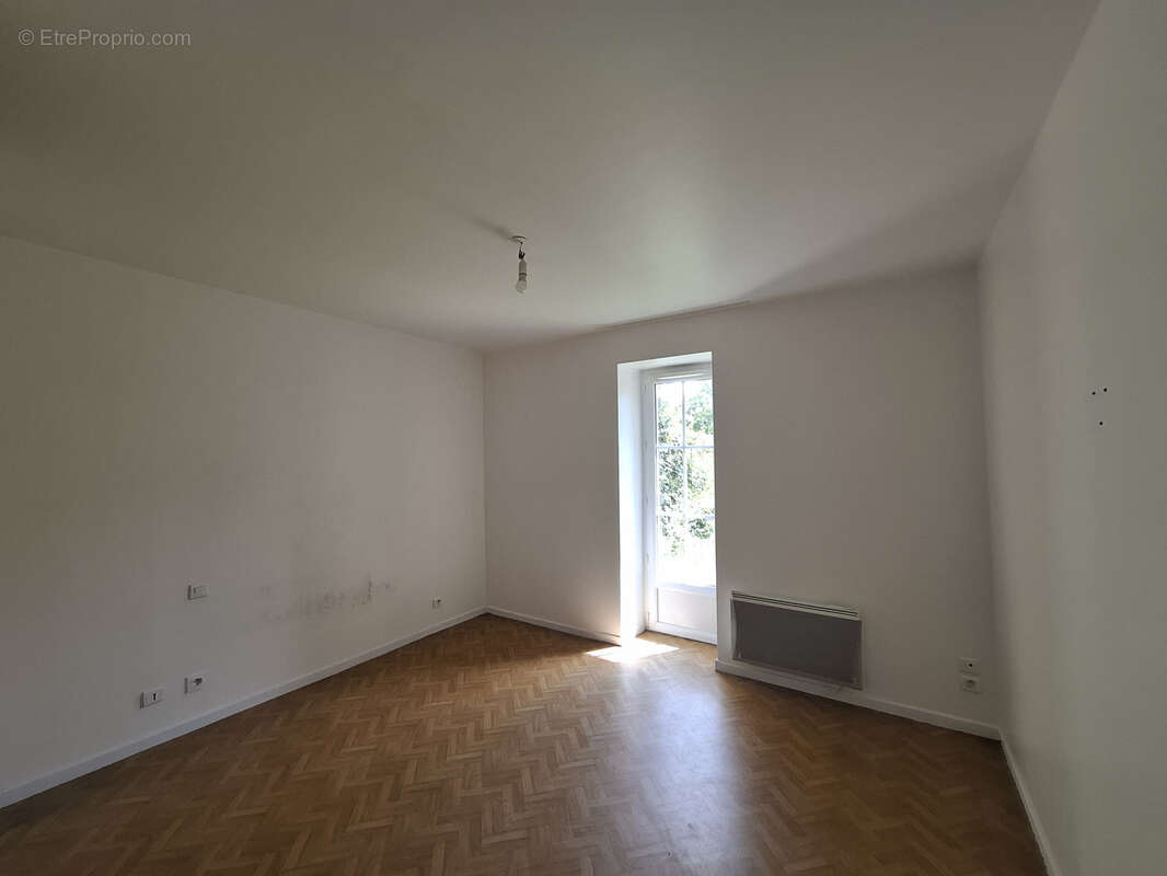 Maison à SAINT-ETIENNE-DE-MER-MORTE