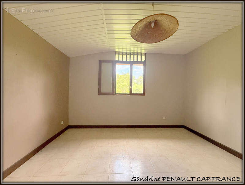 A vendre a sinnamary une magnifique maison t6 de 122 m² superficie terrain 3,5 hectares - au prix de 249 000 € - photo 16