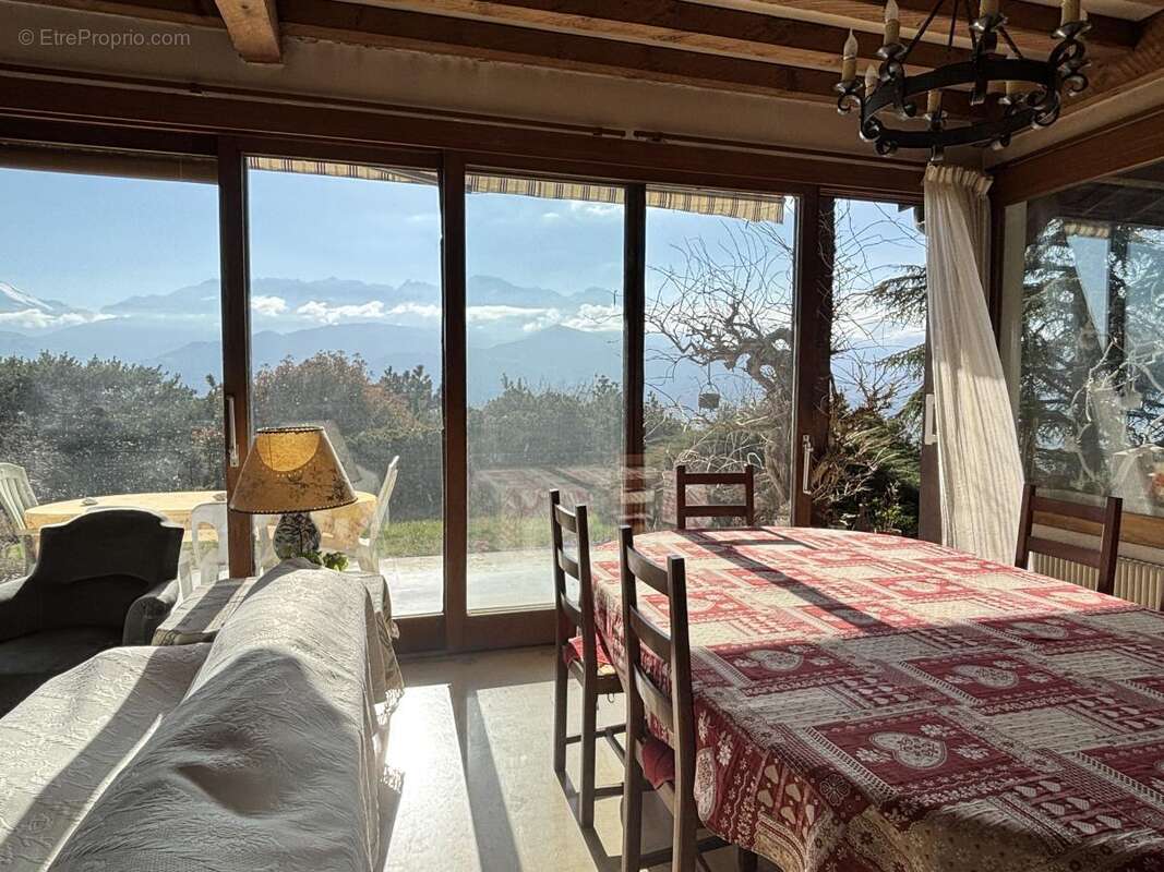 Maison à SAINT-ISMIER