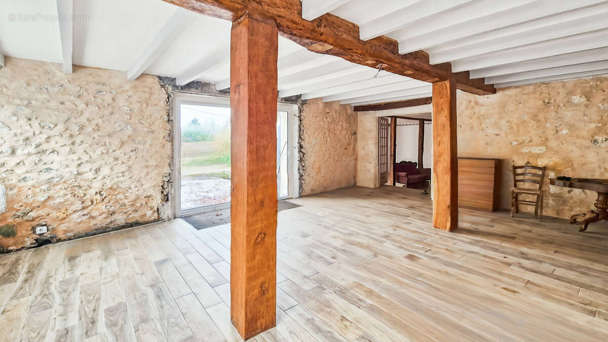 Maison à SAINT-MEARD-DE-DRONE