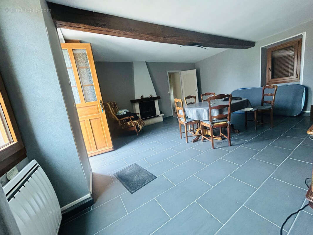 Maison à DAMMARTIN-EN-SERVE