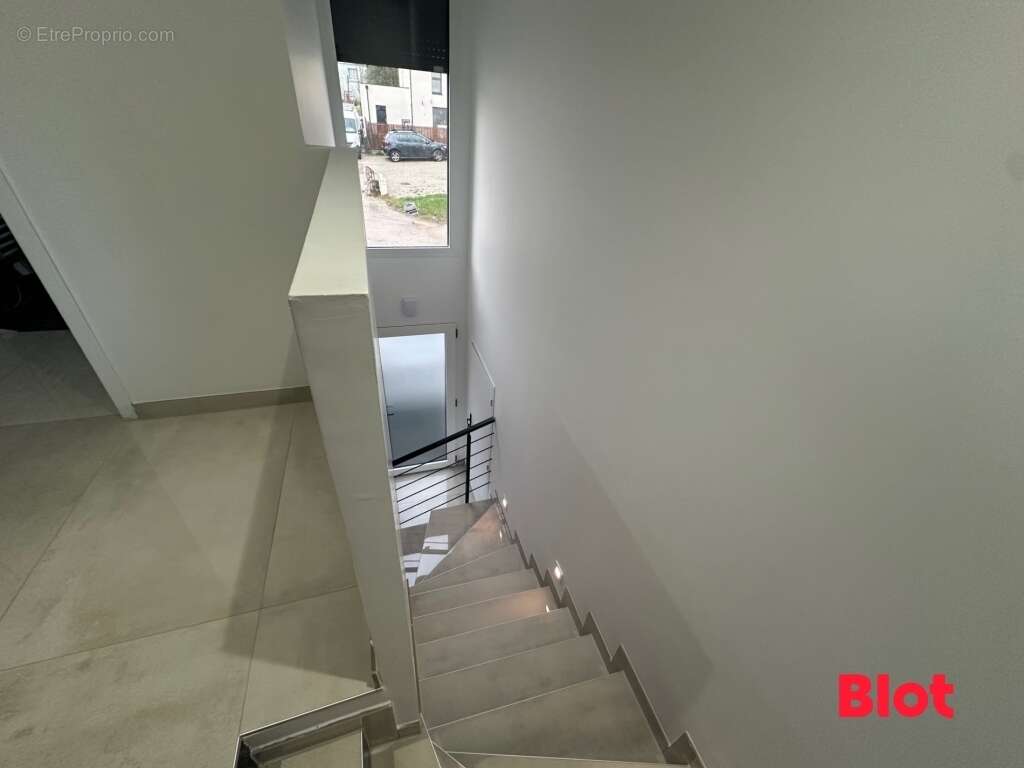 Maison à LOCQUELTAS