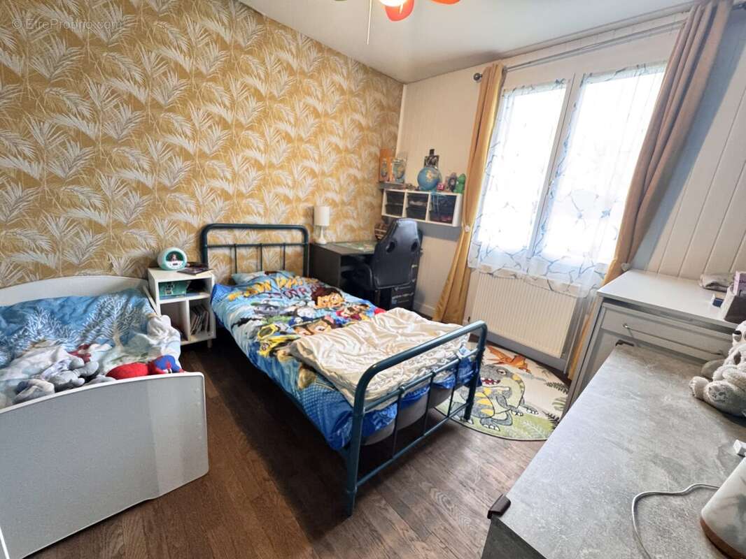 Maison à CRECY-AU-MONT