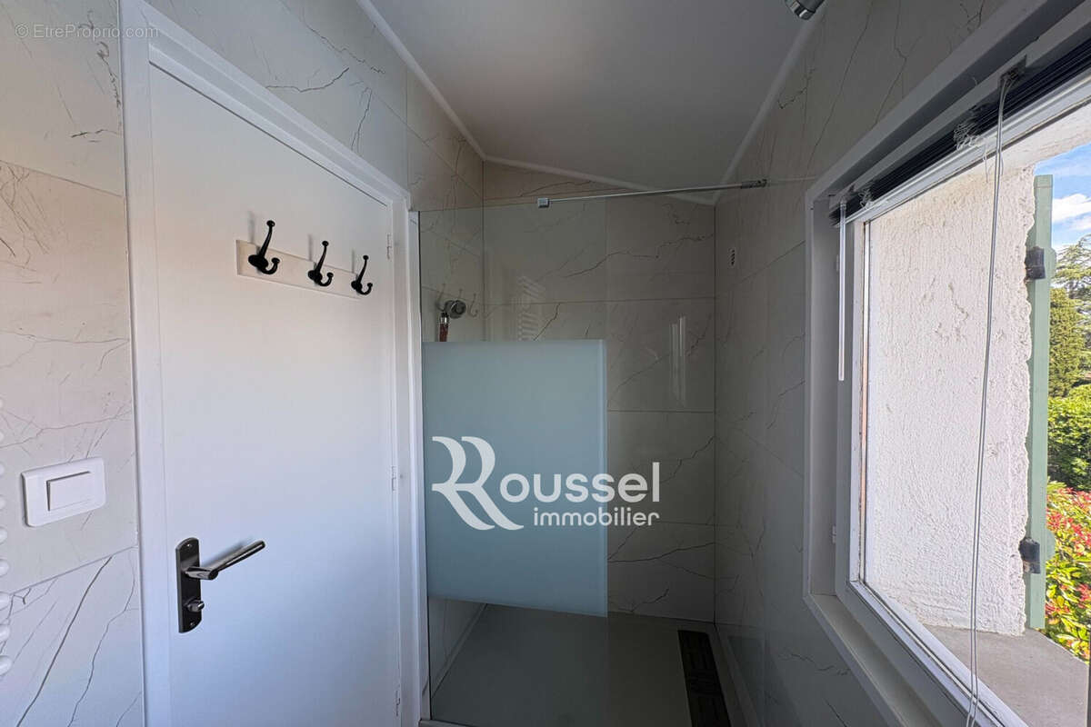 Maison à POUSSAN
