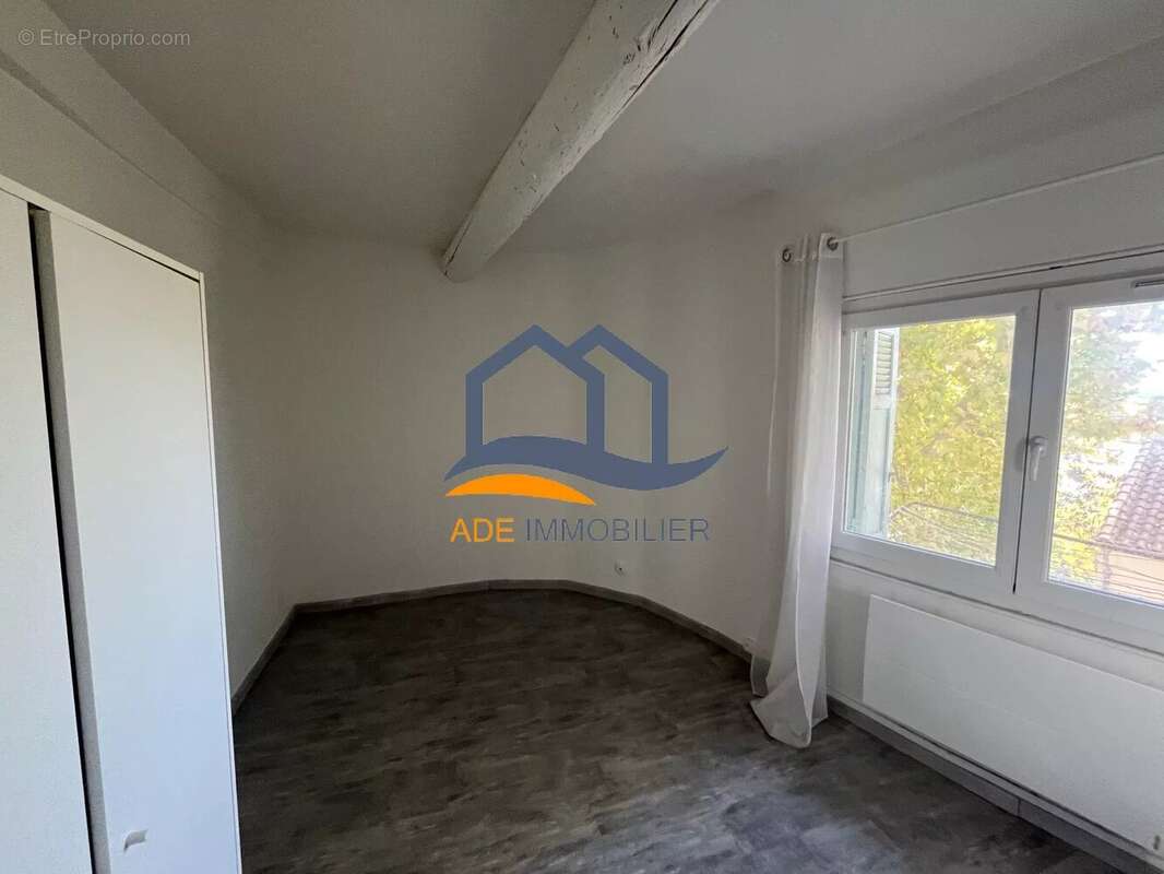 Appartement à EGUILLES