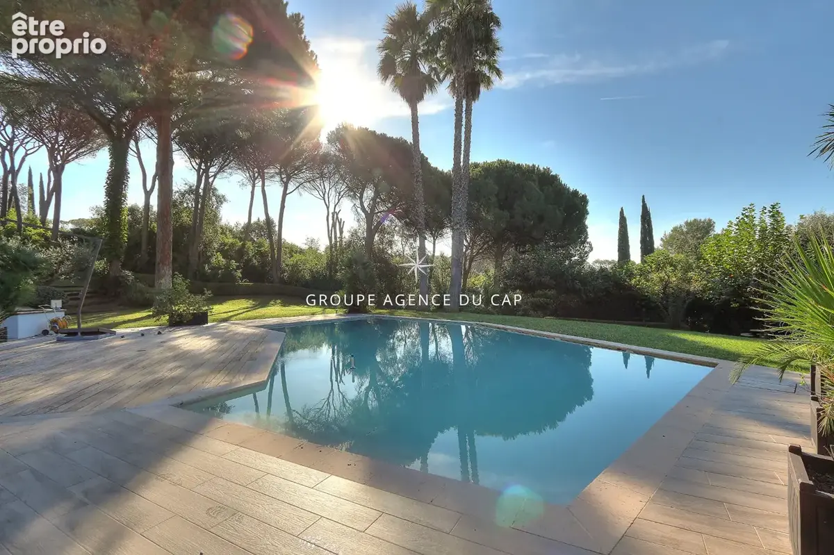 Villa d'exception à vendre à Saint Raphaël - Valescure, 7 pièces, piscine chauffée - photo 2
