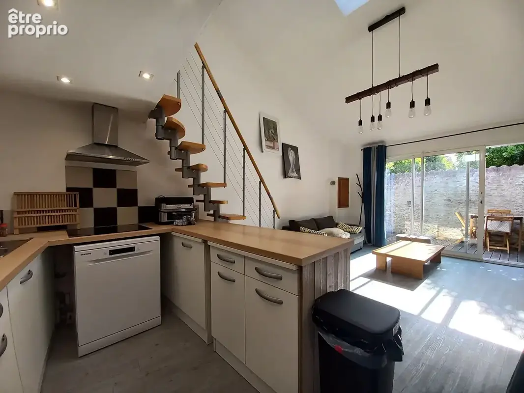 Ancien chai rénové de 57 m² avec patio : charme et authenticité ! - photo 15
