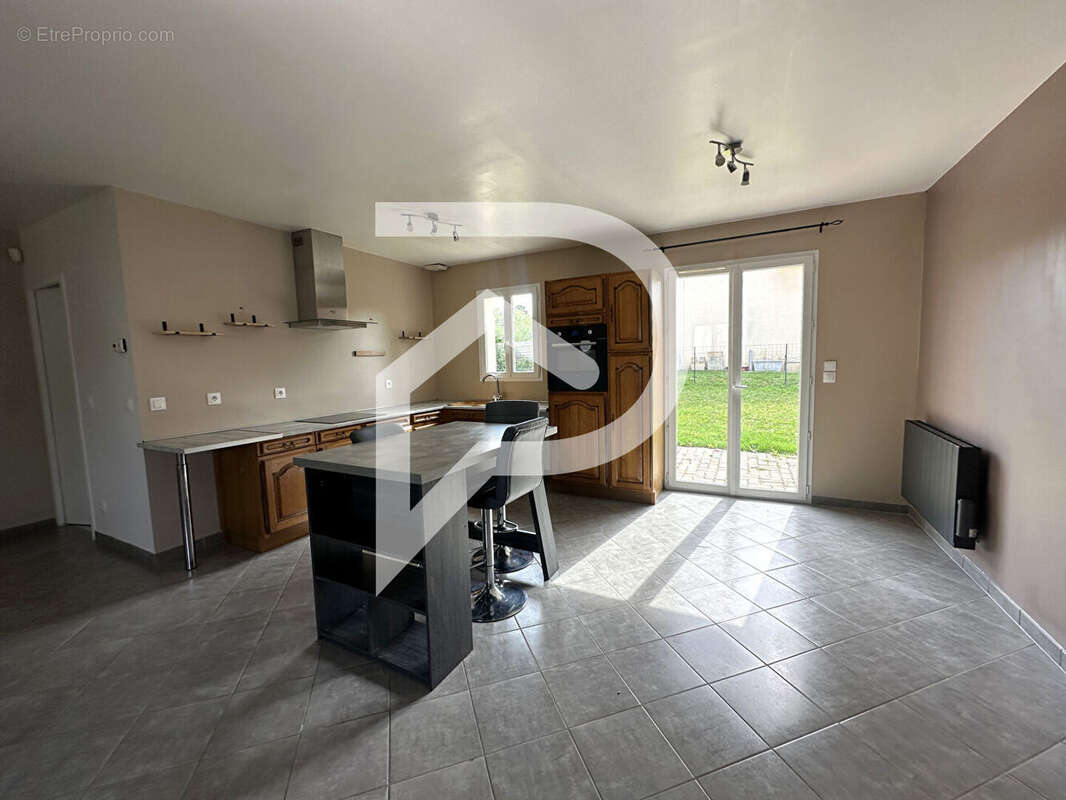 Maison à LA CHAUSSEE-D&#039;IVRY