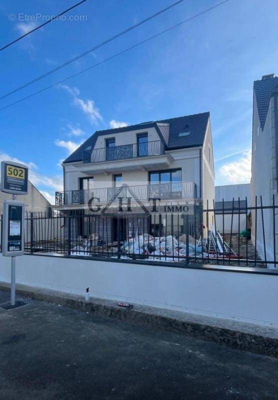 Appartement à PONTAULT-COMBAULT
