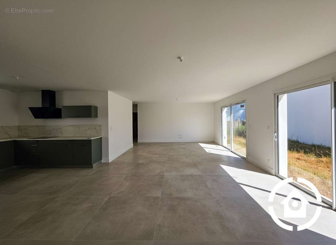 Maison 113 m² à Breuillet  - photo 7