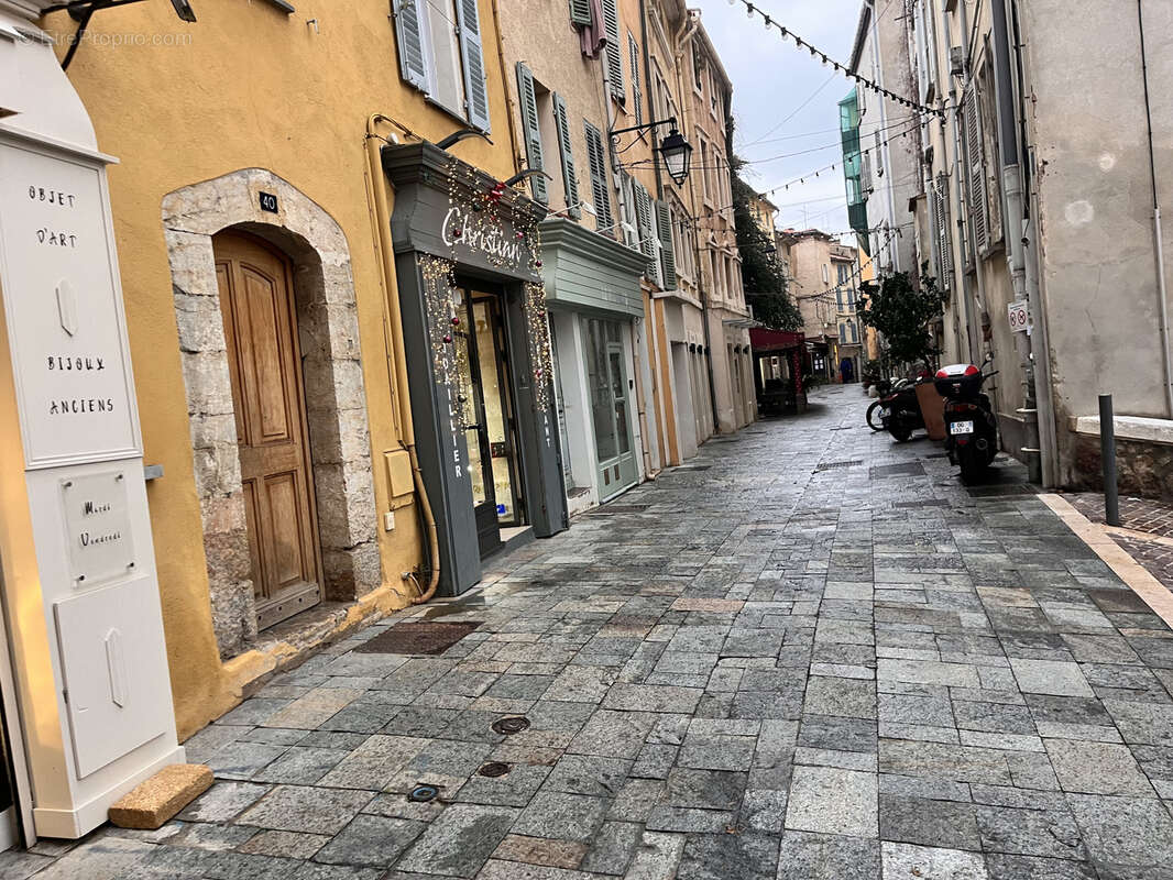 Commerce à HYERES