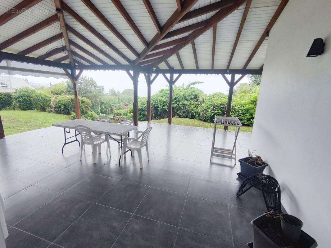 Maison à CAPESTERRE-BELLE-EAU