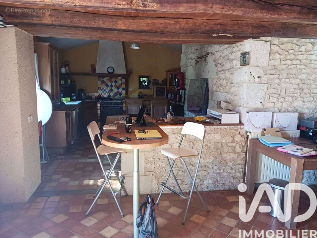 Photo 3 - Maison à CHAMPAGNE-SAINT-HILAIRE