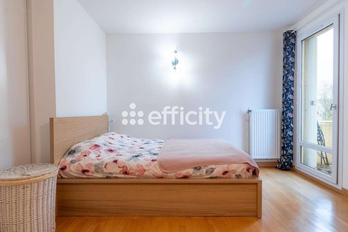 Appartement à MOISSY-CRAMAYEL