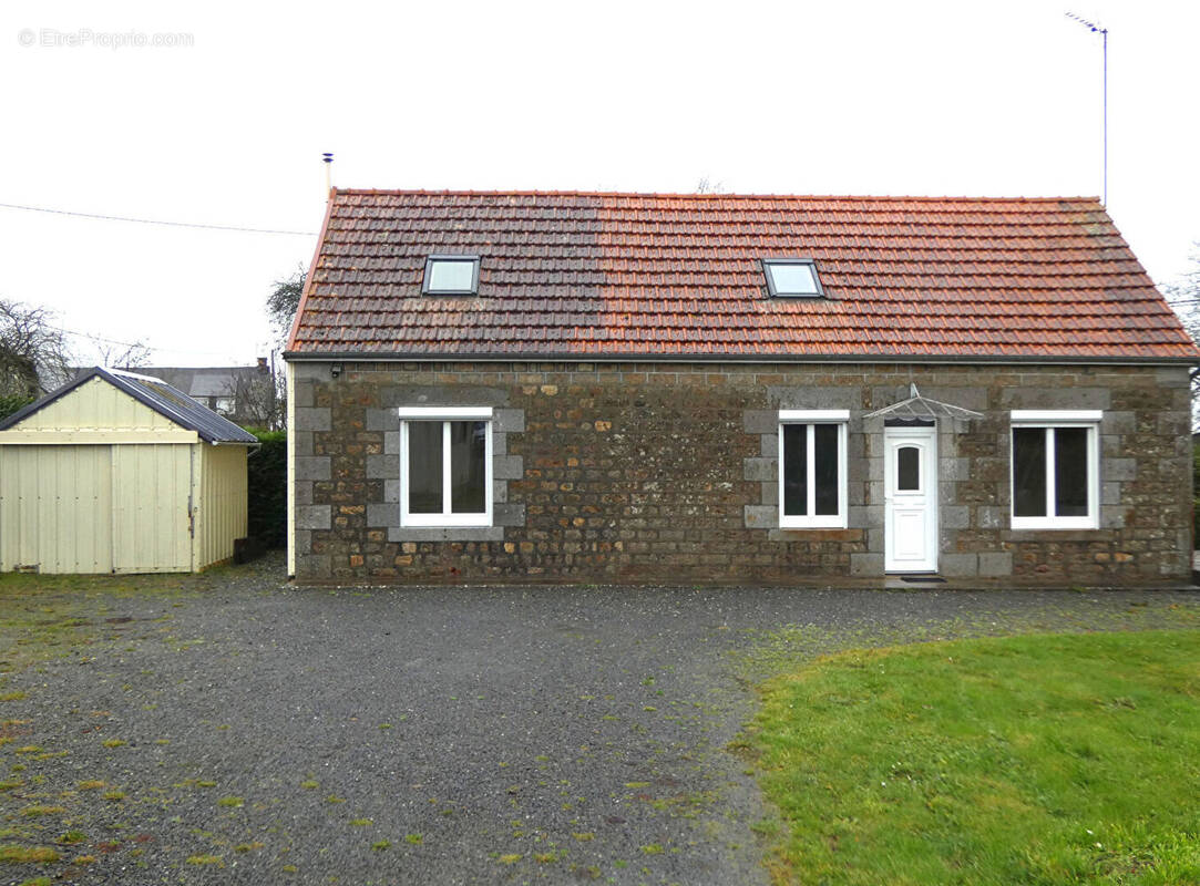 Maison à SAINT-HILAIRE-DU-HARCOUET