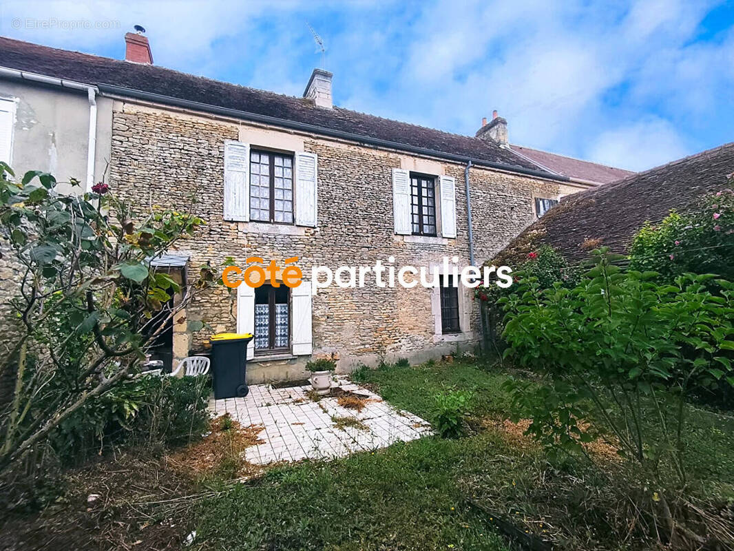 Maison à MEZIDON-CANON