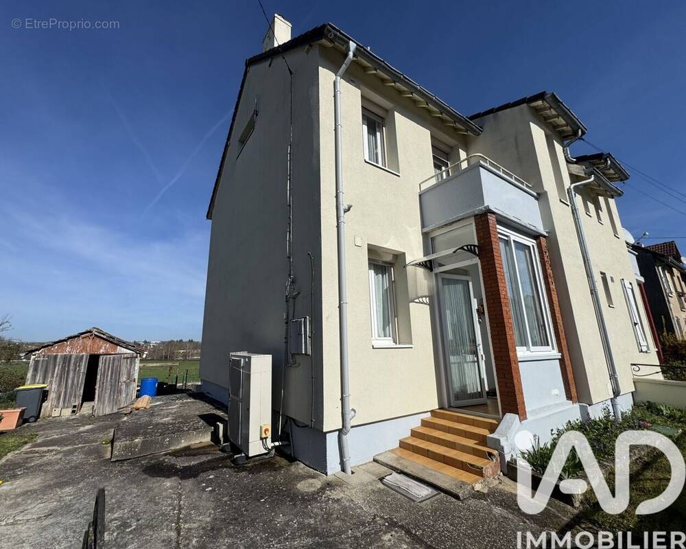 Photo 1 - Maison à SAINT-LAURENT-D'ANDENAY