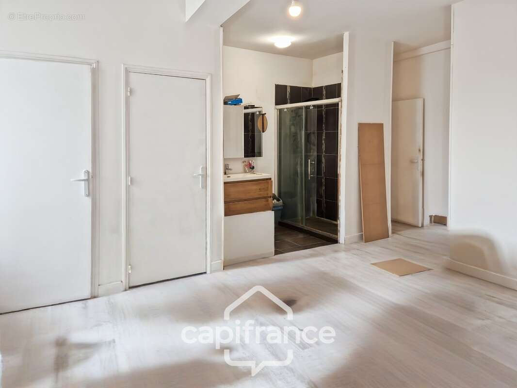 Maison à vendre 7 pièces centre ville SAINT JEAN D'ANGELY (17) avec jardin clos - photo 13