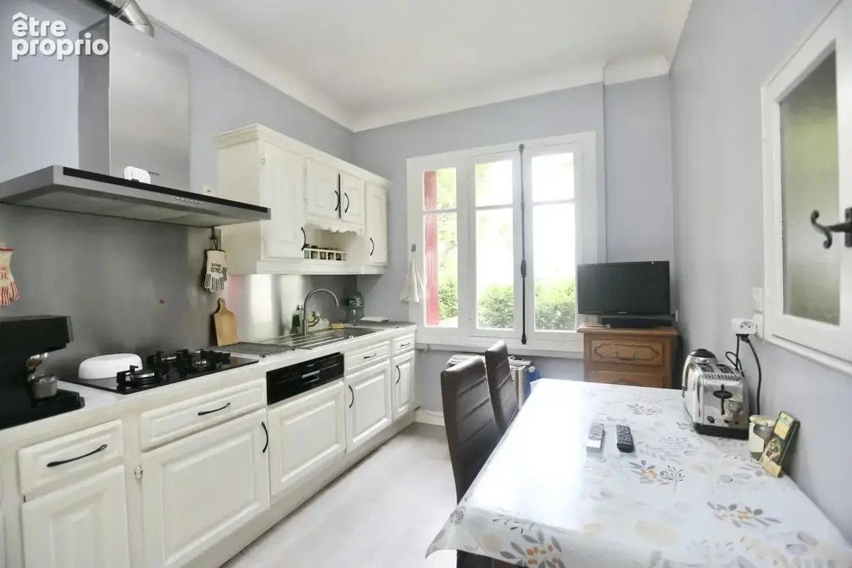 Maison avec 4 chambres sur un terrain de 300 m2 - photo 4