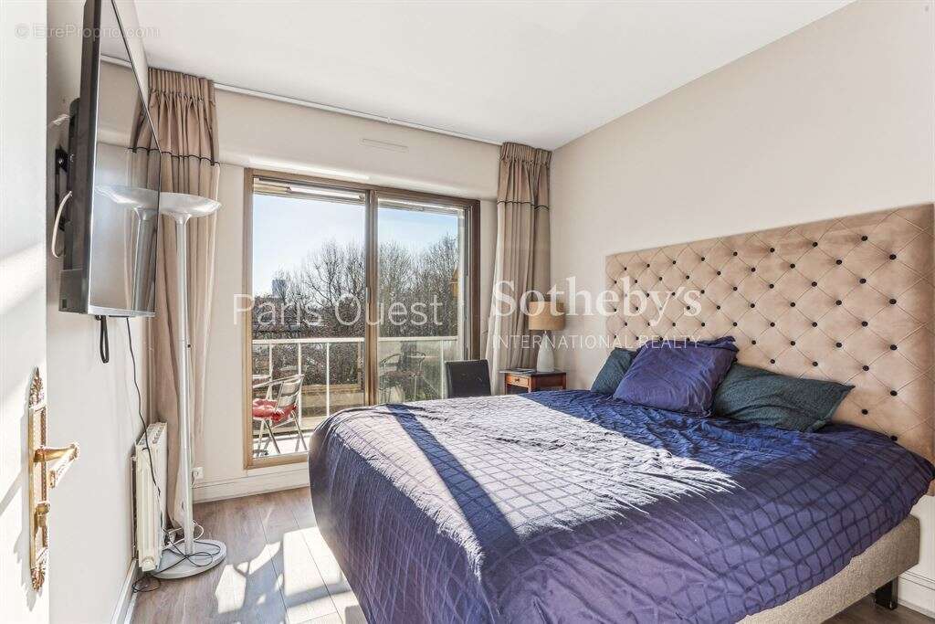 Appartement à NEUILLY-SUR-SEINE