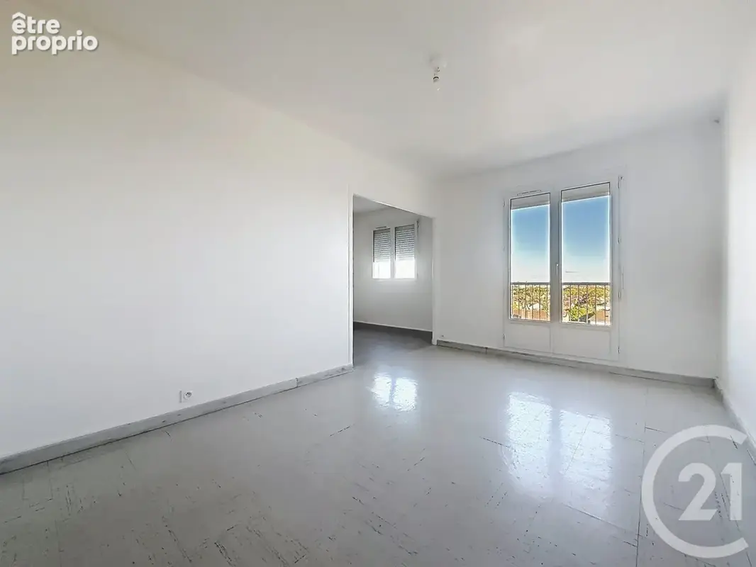Photo Appartement à La Chapelle-Saint-Luc au prix de 75 000€