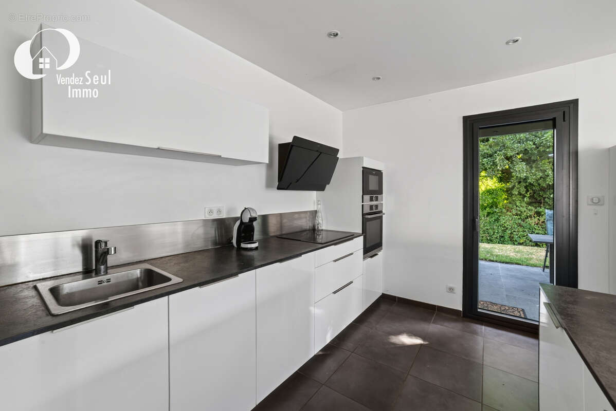 Maison  4 pièces sur terrain 990 m2 avec piscine - photo 6