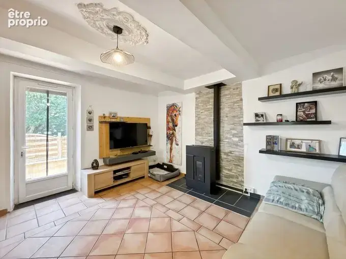 Non loin de FLEURANCE, village avec écoles, maison de charme habitable de plain pied avec jardin - photo 6