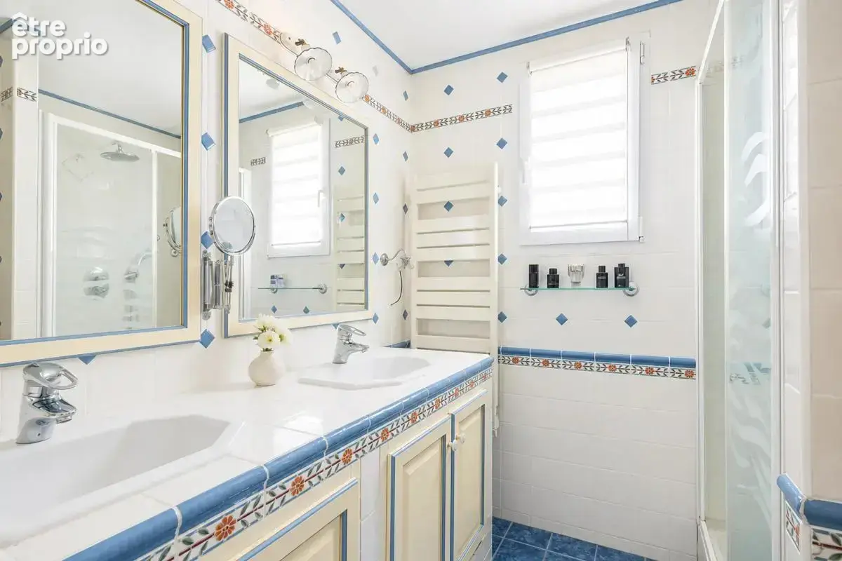 77150 - lesigny - maison familiale 8 pieces - piscine - 265 m² - photo 10