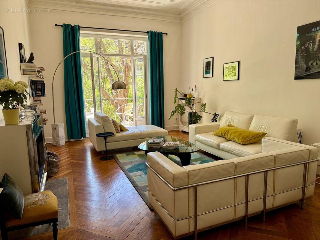 Appartement à MARSEILLE-8E