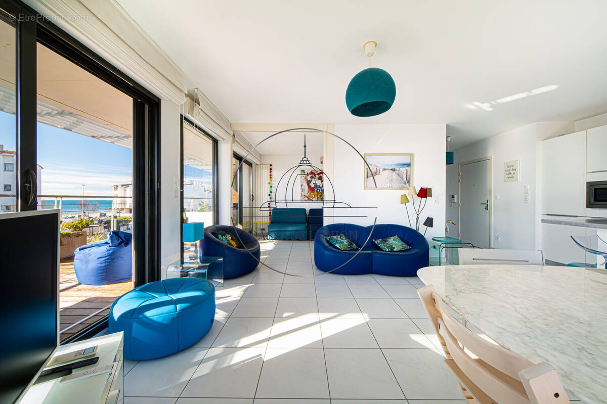 Appartement à MAUGUIO