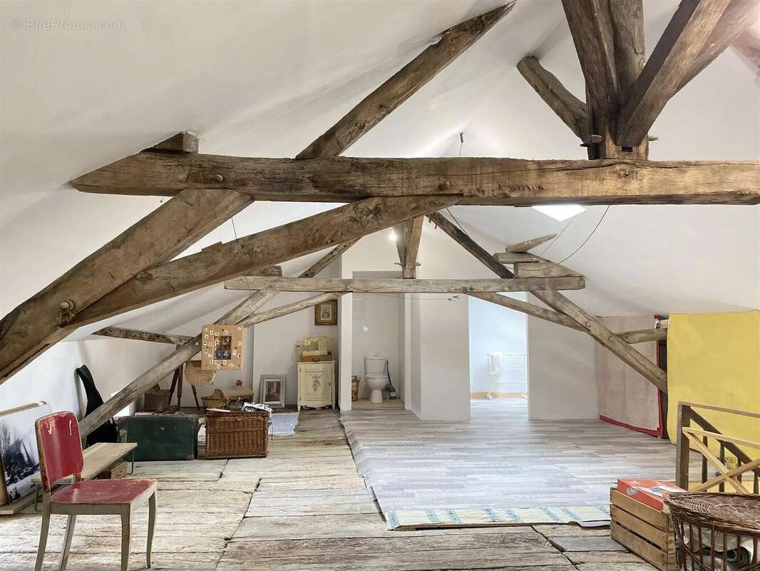 Maison à VARAIGNES