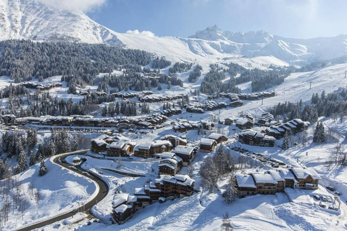 Commerce à LES AVANCHERS-VALMOREL