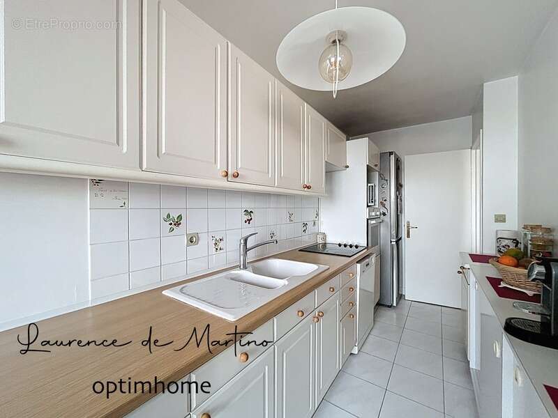 Appartement à COURBEVOIE