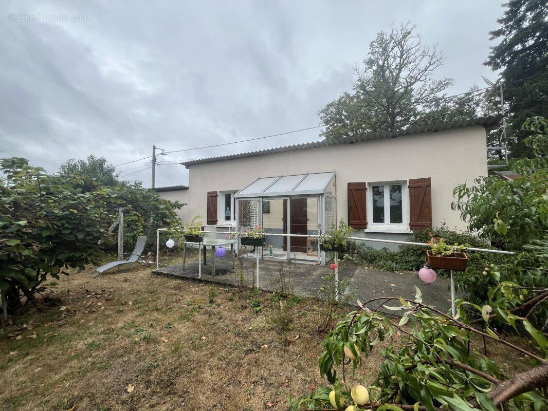 Maison à SAINT-JUNIEN