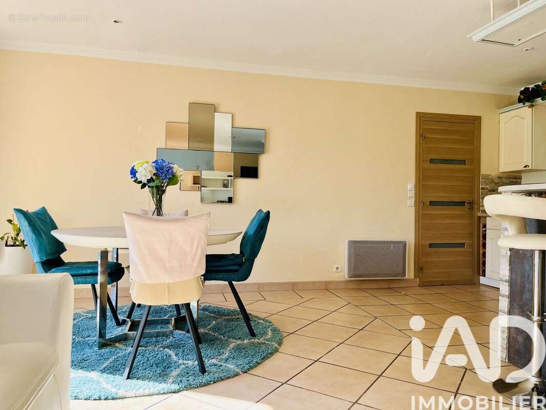 Photo 2 - Maison à PUGET-SUR-ARGENS