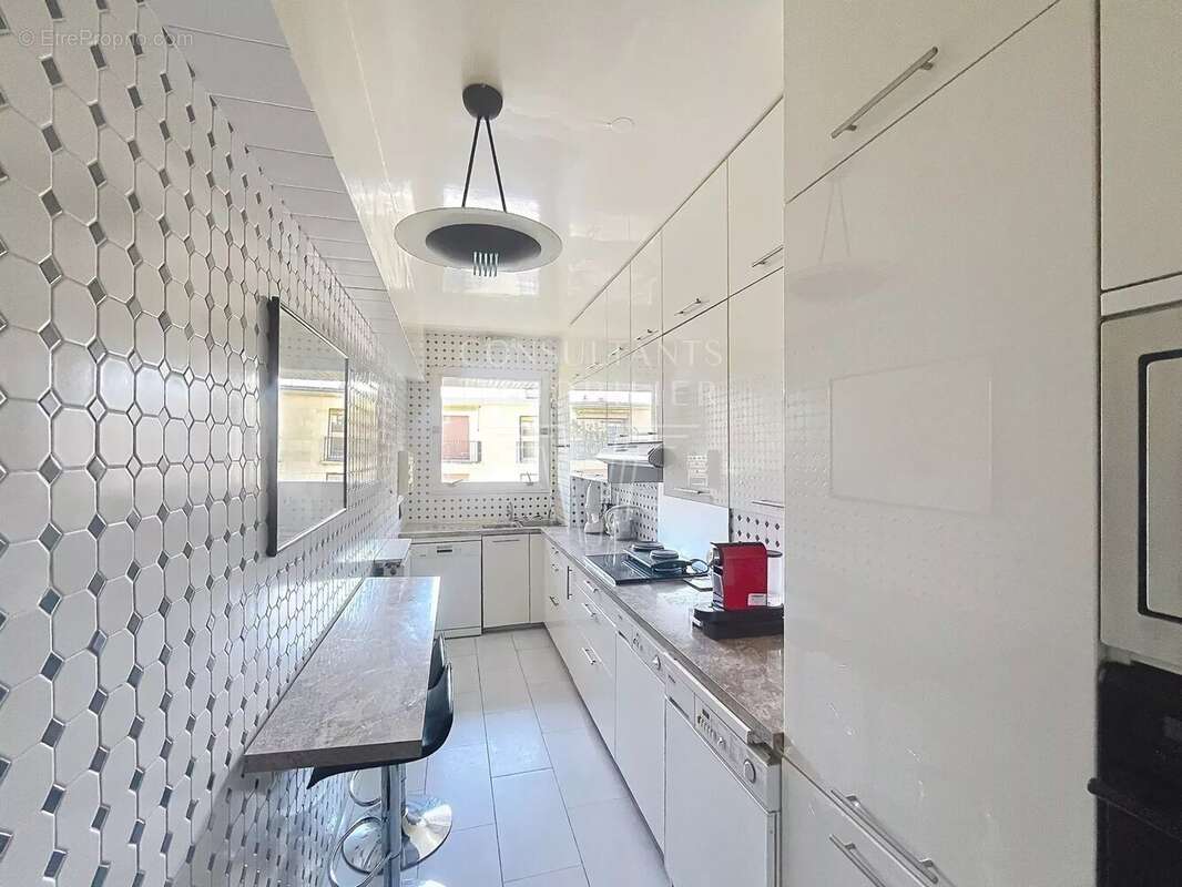 Appartement à NEUILLY-SUR-SEINE